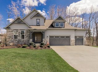 313 Lake Victoria Ct, Orange, OH 44022