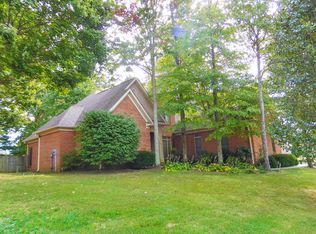 220 Stone Castle Ln, Powell, TN 37849