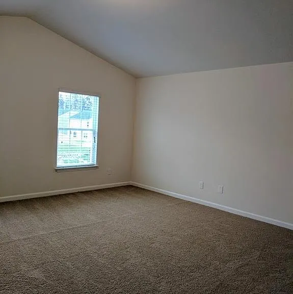 1033 Hidden Meadow Rd — Photo 3