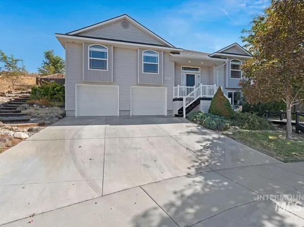 2840 NE Haskett Pl, Mountain Home, ID 83647