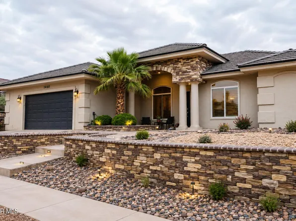 1460 Pioneer Ridge Dr, El Paso, TX 79912