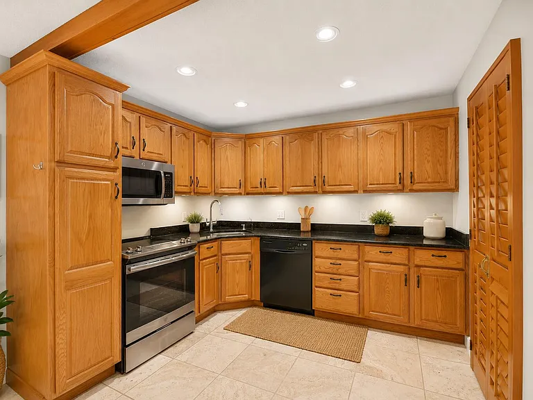 511 Shady Pine Way #D2 — Photo 2