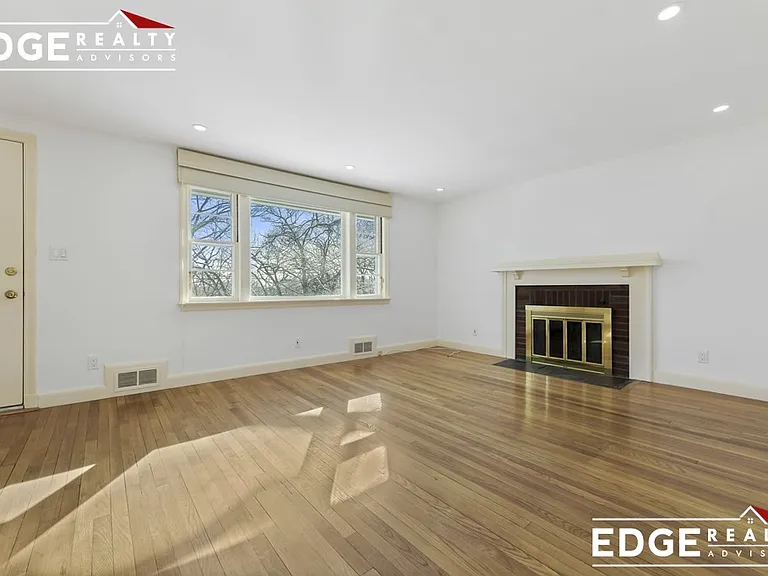 105 Hamilton Rd — Photo 6