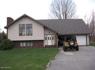 3219 W Garfield Rd, New Era, MI 49446