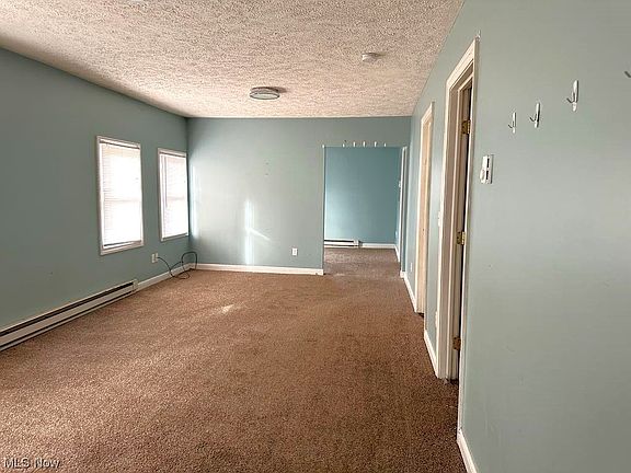 3rd image of 7709 Glen St
