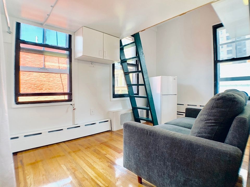 1st image of 102 Washington Pl APT 3B