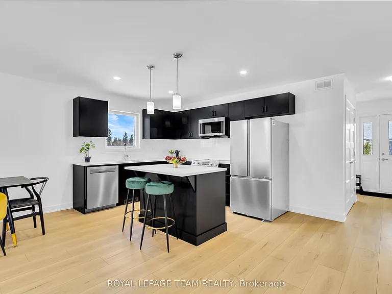 181 Seabert Dr — Photo 3