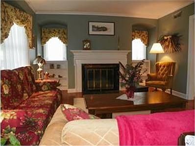 3rd image of 52 Westminster Dr