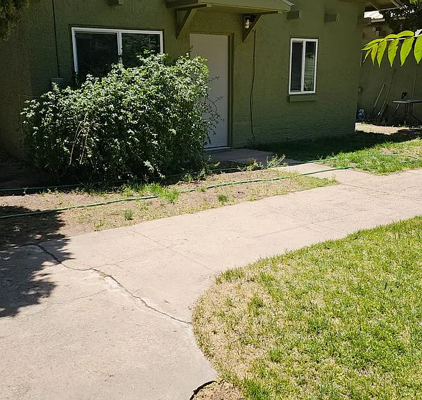 150 S Railroad Ave — Photo 1