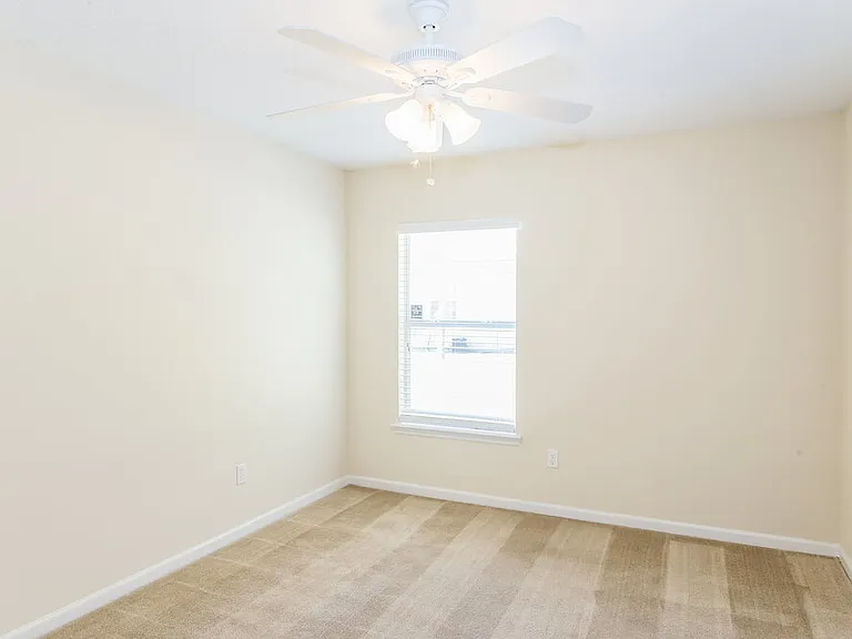 4143 Sherman Hills Pkwy W — Photo 12
