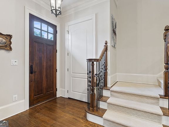 4th image of 3385 Mathieson Dr NE