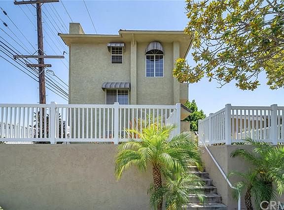 4th image of 1218 Portola Ave