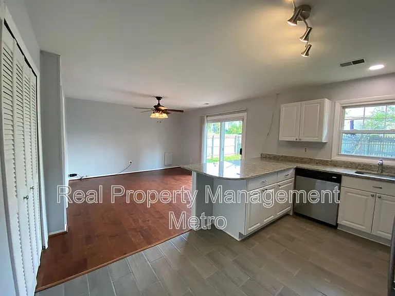 1902 Stonehearth Ct — Photo 5