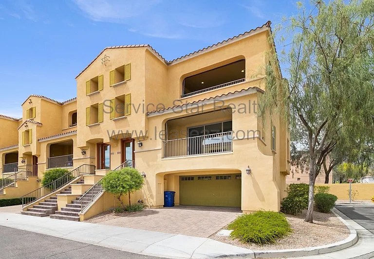 888 N Imperial Pl — Photo 2