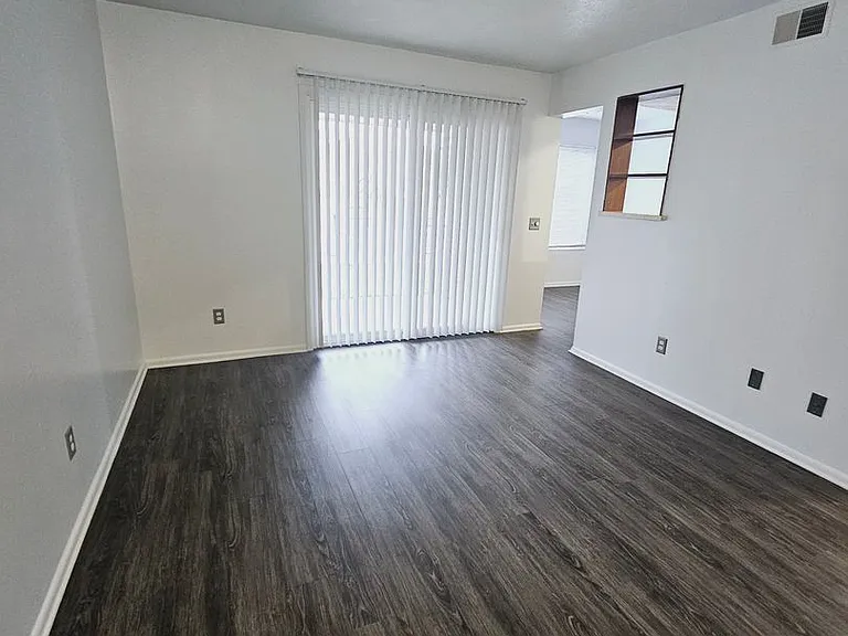 Sugarbush Apartments — Photo 133