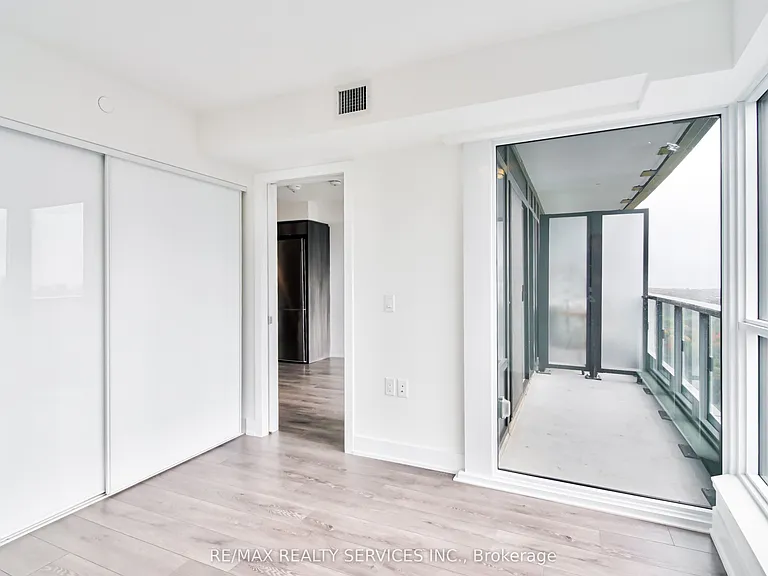 585 Bloor St E #2321 — Photo 19