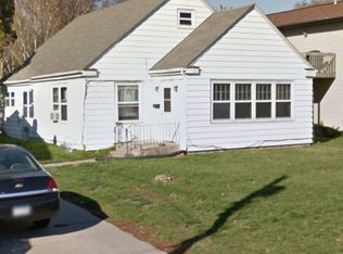 711 Orchard Ct, Iowa City, IA 52246