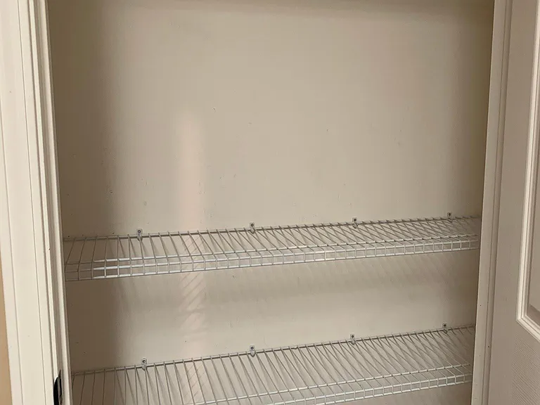 100 Hawthorne Dr — Photo 13