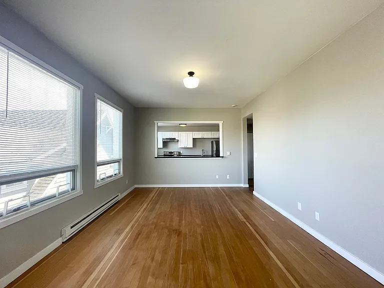 Clairemont Apartments — Photo 23