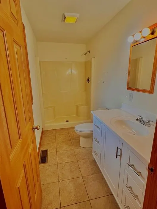 3 bed, $3,200 — Photo 3