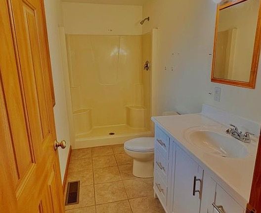 3rd image of 36 River Ln