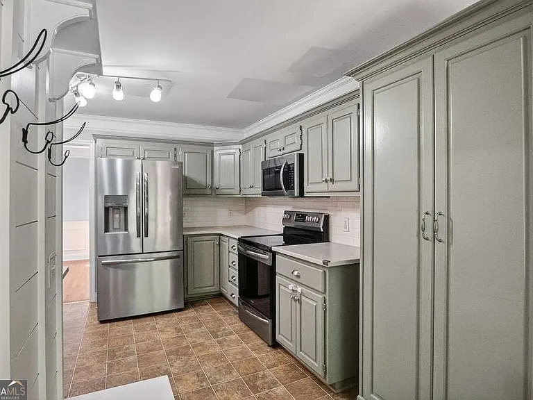 354 E Creek Bnd — Photo 8