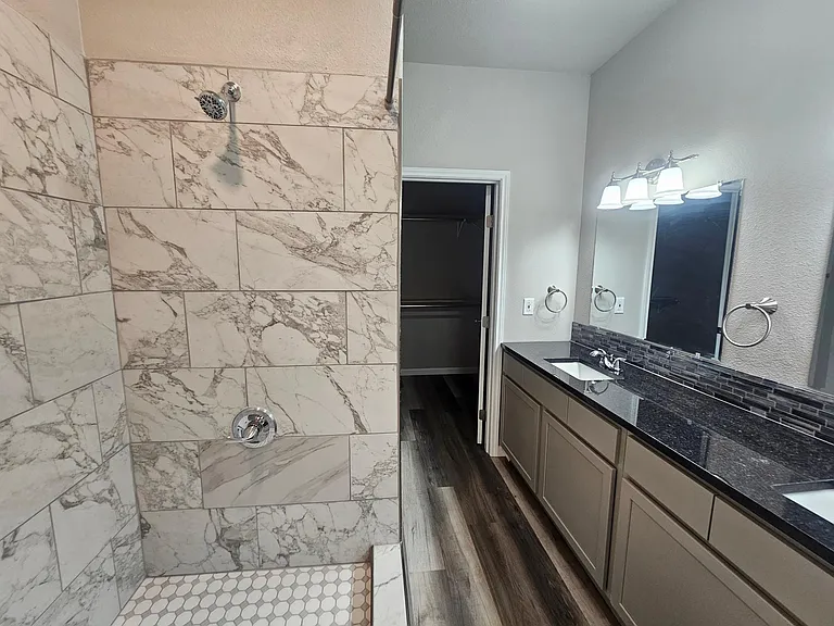 511 Moore St — Photo 13