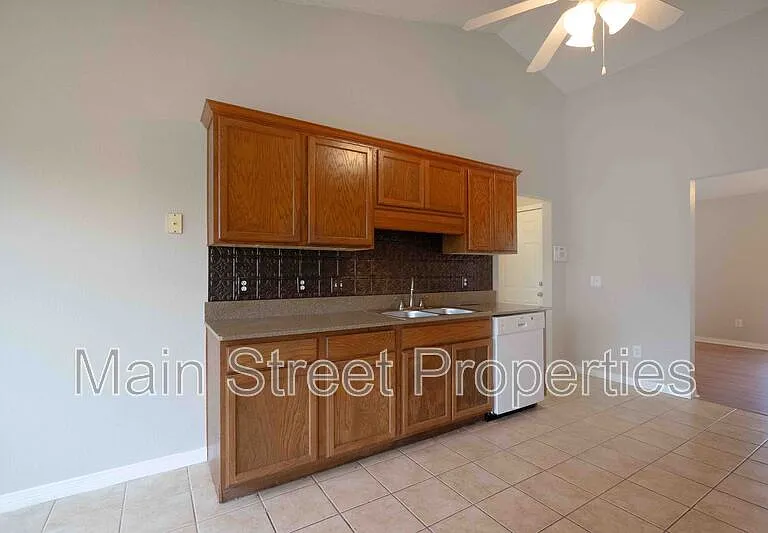 630 Downhaul Dr — Photo 6