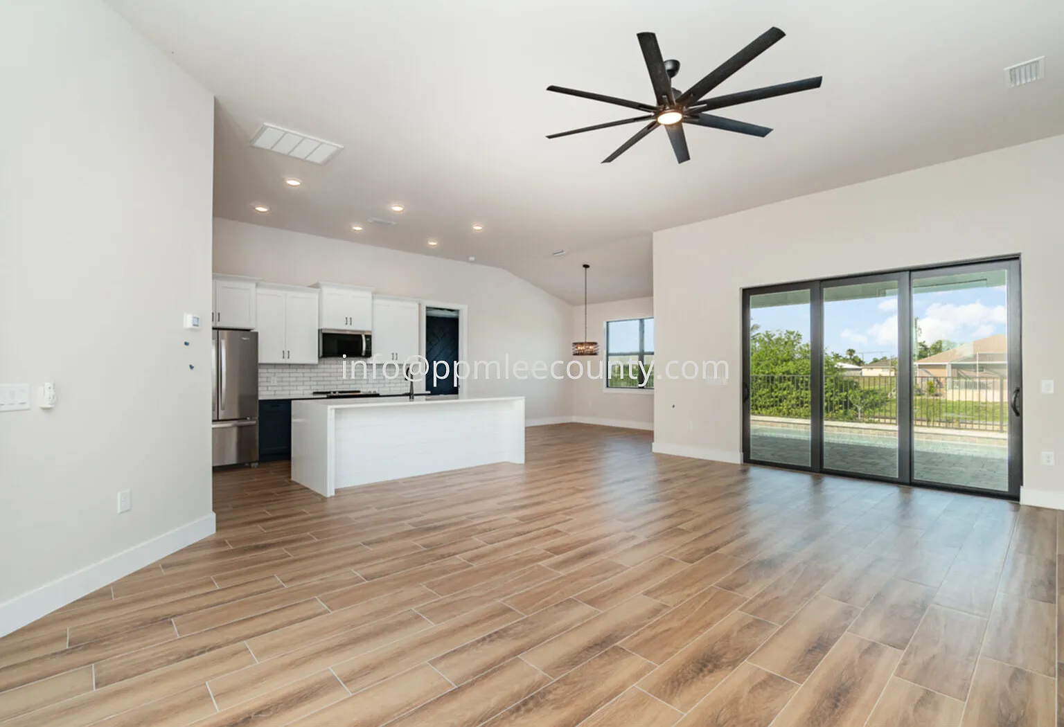 4 bed, 2.0 bath, 2013 sqft, $2,800 — Photo 3