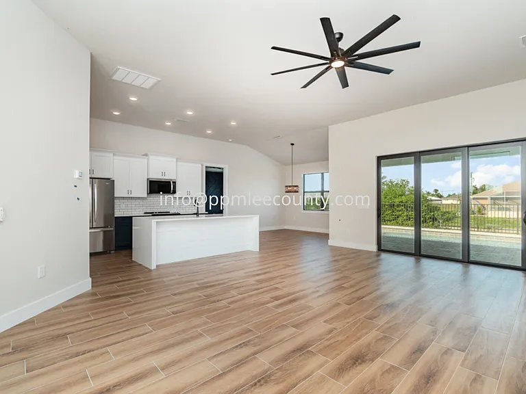 9379 Snapper Cir — Photo 2