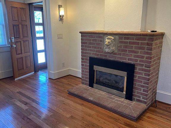 5th image of 708 Jackson St