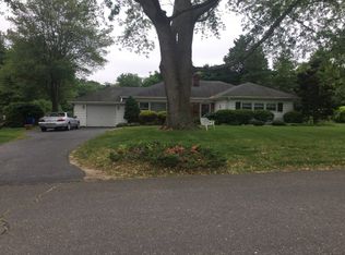 467 Brook Rd, Red Bank, NJ 07701