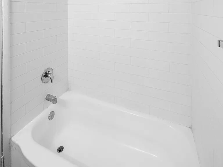 59 Ridout St S — Photo 8