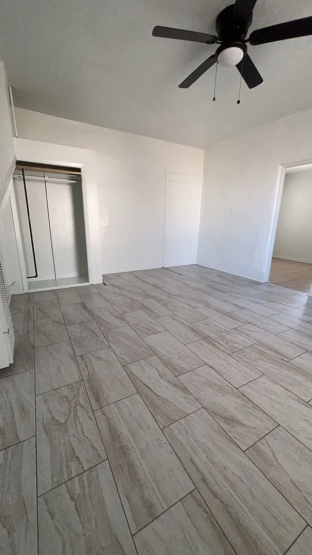 1102 Edith Blvd SE — Photo 4