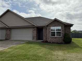 213 Foxglove St, Centerton, AR 72719