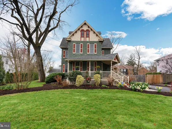242 S Church St, Moorestown, NJ 08057