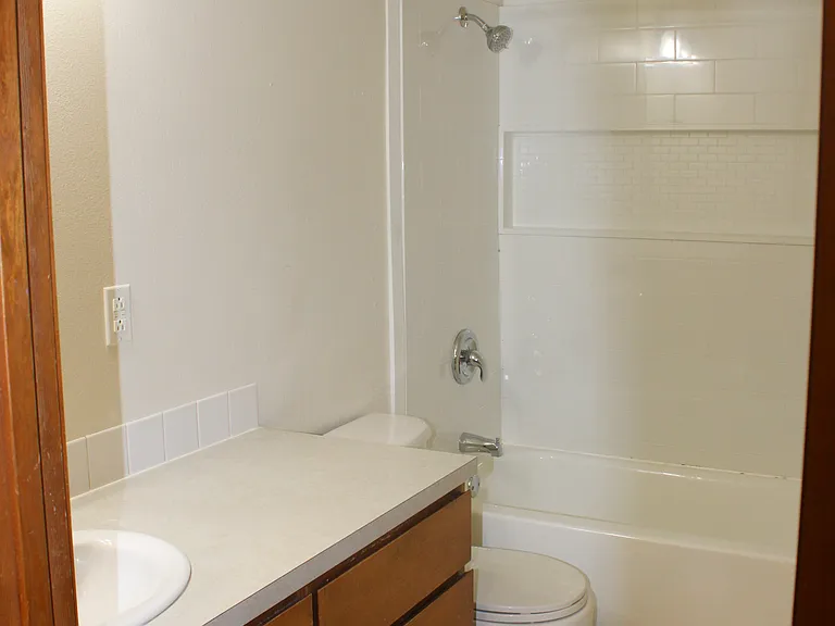 1227 N Western Ave #103 — Photo 12
