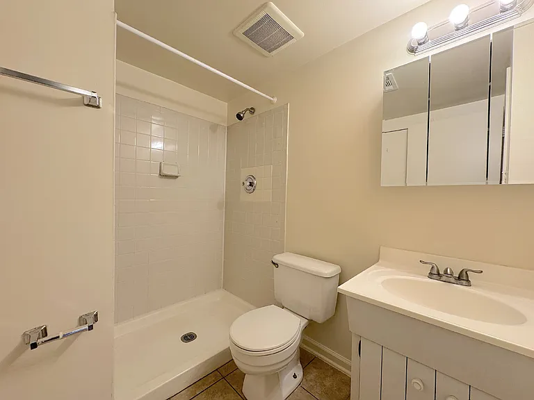4104 Sideburn Rd — Photo 27