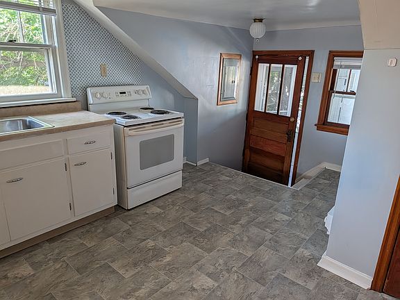 5th image of 161 Saint Charles St #2