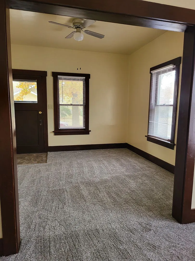 1520 Ivy — Photo 2