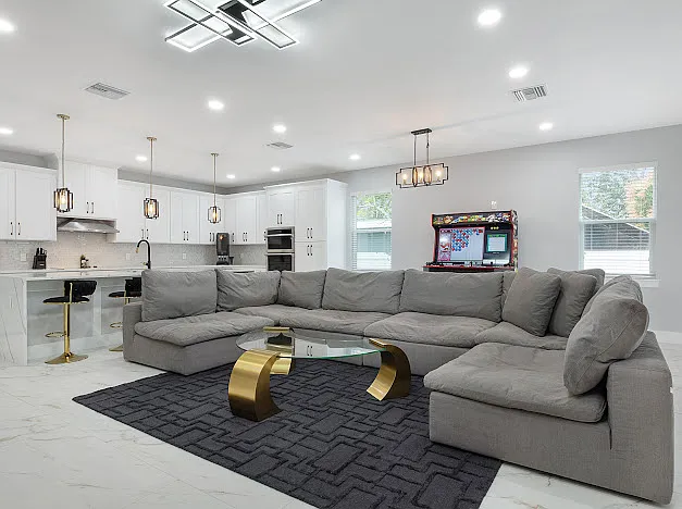 3 bed, 1700 sqft, $5,000 — Photo 2