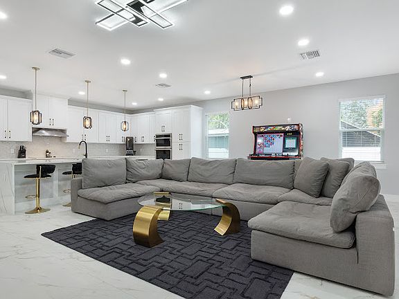 2nd image of 3413 W Braddock St