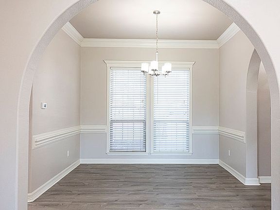 2nd image of 302 S Cedar Ridge Cir