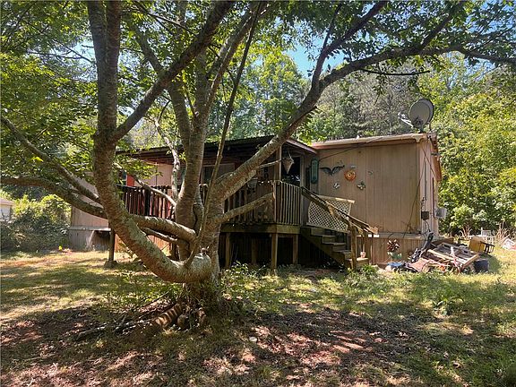 3rd image of 284 Rock Creek Rd