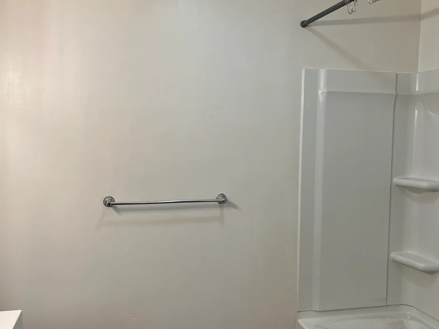 2 bed, 1.5 bath, $1,000 — Photo 4