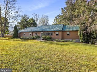 25 Millhaven Ln, Berkeley Springs, WV 25411