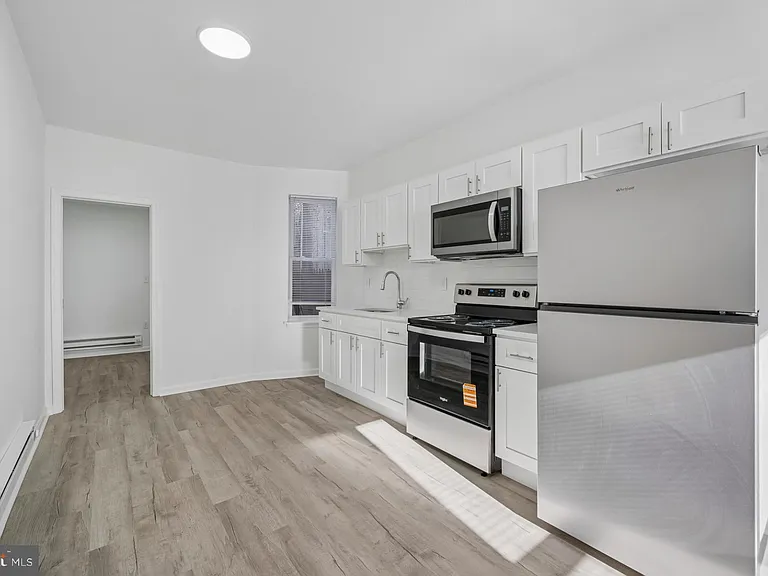 2964 N Taylor St — Photo 3