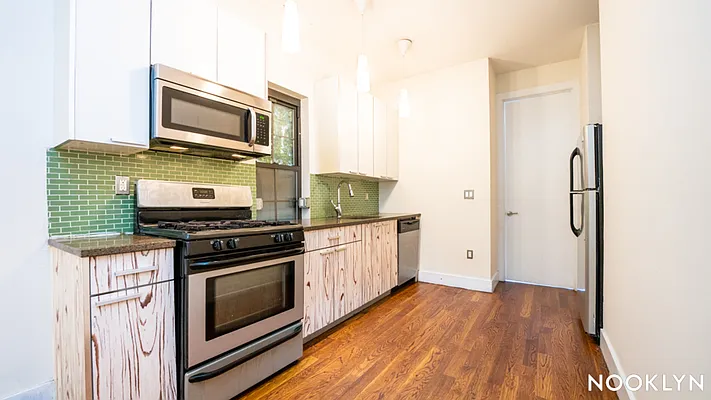 Rented by Nooklyn NYC LLC | media 13