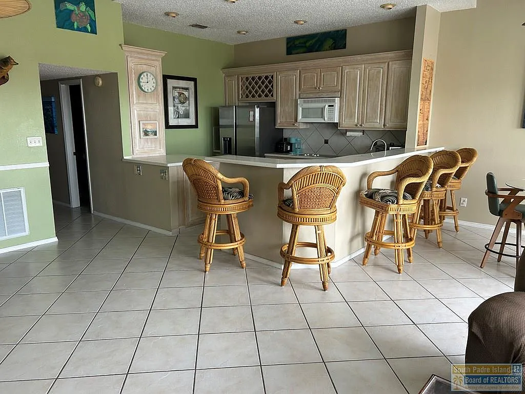 2 bed, 2.0 bath, 1320 sqft, $2,200 — Photo 4