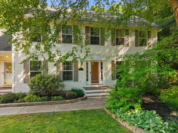 64 Hopkins Road, Hampden, ME 04444